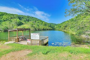 Condo w/ Lake Access ~ 2 Mi to Silver Dollar City!