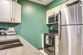 Condo w/ Lake Access ~ 2 Mi to Silver Dollar City!