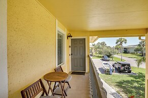 St Augustine Beach Condo w/ Balcony: Walk to Pier!