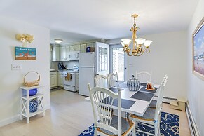 Coastal Home: 1 Mi to Beach, 2 Mi to Dtwn Newport!