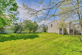 Coastal Home: 1 Mi to Beach, 2 Mi to Dtwn Newport!