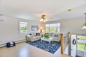 Coastal Home: 1 Mi to Beach, 2 Mi to Dtwn Newport!
