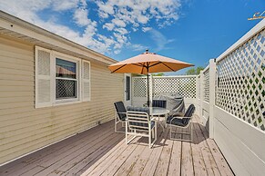 Coastal Home: 1 Mi to Beach, 2 Mi to Dtwn Newport!