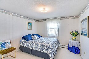 Coastal Home: 1 Mi to Beach, 2 Mi to Dtwn Newport!