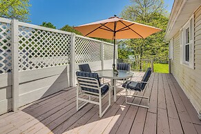 Coastal Home: 1 Mi to Beach, 2 Mi to Dtwn Newport!