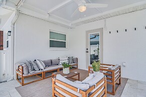 Redington Beach Coastal Retreat - Walk to Beach!