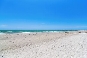 Redington Beach Coastal Retreat - Walk to Beach!