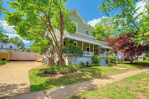 Historic Apt w/ Sunroom: 2 Mi to Dtwn Lynchburg!