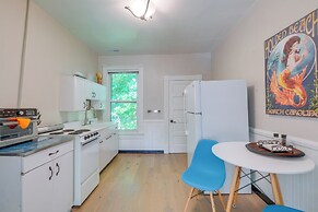 2 Mi to Dtwn: Historic Lynchburg Apartment!