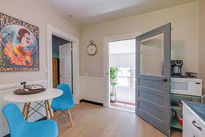 2 Mi to Dtwn: Historic Lynchburg Apartment!