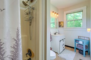 2 Mi to Dtwn: Historic Lynchburg Apartment!