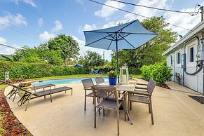 Lake Worth Retreat w/ Fire Pit: 5 Mi to Beaches!