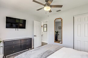 Lake Worth Retreat w/ Fire Pit: 5 Mi to Beaches!