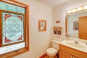 Terra Alta Vacation Rental: Walk to Alpine Lake!