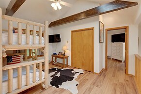 Terra Alta Vacation Rental: Walk to Alpine Lake!