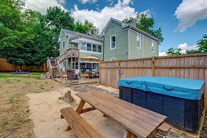Large Lynchburg Family Home w/ Hot Tub: 4 Mi to LU
