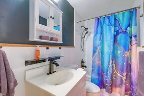 Large Lynchburg Family Home w/ Hot Tub: 4 Mi to LU