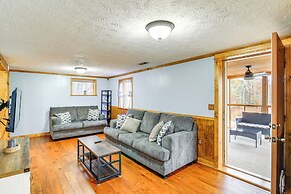 Peaceful South Holston Lake Cabin w/ Dock & Deck!