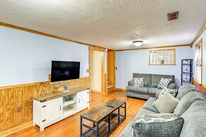 Peaceful South Holston Lake Cabin w/ Dock & Deck!