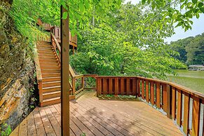 Peaceful South Holston Lake Cabin w/ Dock & Deck!