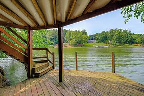 Peaceful South Holston Lake Cabin w/ Dock & Deck!