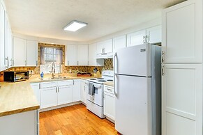 Peaceful South Holston Lake Cabin w/ Dock & Deck!