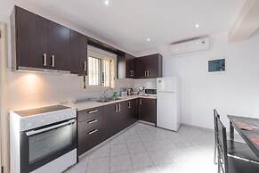 Crystal Blue Hotel, Barbati