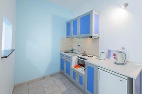 Crystal Blue Hotel, Barbati