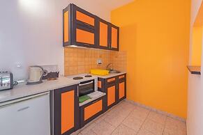 Crystal Blue Hotel, Barbati