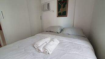 Apt 2 quartos com varanda próximo Praça Casa Forte o bairro mais agrad