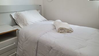 Apt 2 quartos com varanda próximo Praça Casa Forte o bairro mais agrad