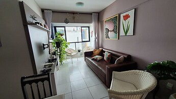 Apt 2 quartos com varanda próximo Praça Casa Forte o bairro mais agrad