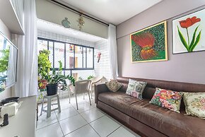 Apt 2 quartos com varanda próximo Praça Casa Forte o bairro mais agrad