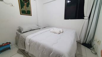 Apt 2 quartos com varanda próximo Praça Casa Forte o bairro mais agrad