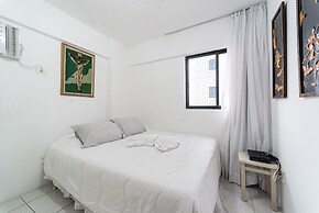 Apt 2 quartos com varanda próximo Praça Casa Forte o bairro mais agrad