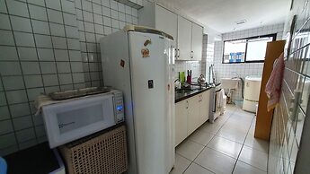 Apt 2 quartos com varanda próximo Praça Casa Forte o bairro mais agrad