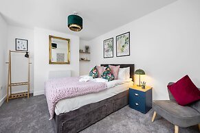 Queens Mile 2 With Free Parking By My Getaways