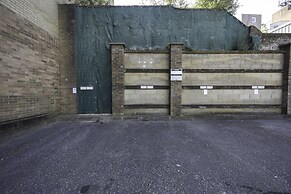 Queens Mile 1 With Free Parking By My Getaways