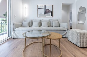 Phaedrus Living: Prosperity Residences Paradise