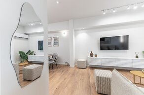 Phaedrus Living: Prosperity Residences Paradise