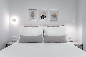 Phaedrus Living: Prosperity Residences Paradise