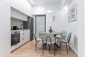 Phaedrus Living: Prosperity Residences Paradise