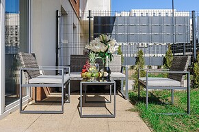 Lumina apart with luxury garden