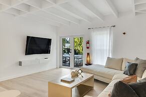 Poolside Paradise: 4BR w Pool and Mini Playground!