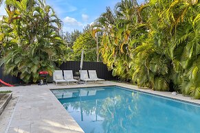 Poolside Paradise: 4BR w Pool and Mini Playground!