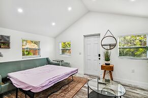 Casa De Sarasota Cozy, fun and Discreet Getaway