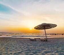 Aphroditebeachfrontresort Unique gem Direct by sea
