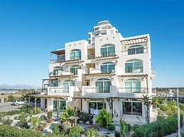 Aphroditebeachfrontresort Unique gem Direct by sea