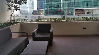 Luxury Upscale Retreat in Uptown Bgc, Metro Manila
