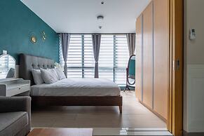 Luxury Upscale Retreat in Uptown Bgc, Metro Manila